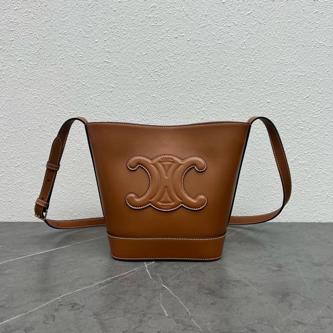 CELINE 2022 Spring/Summer CUIR Leather Bucket Bag