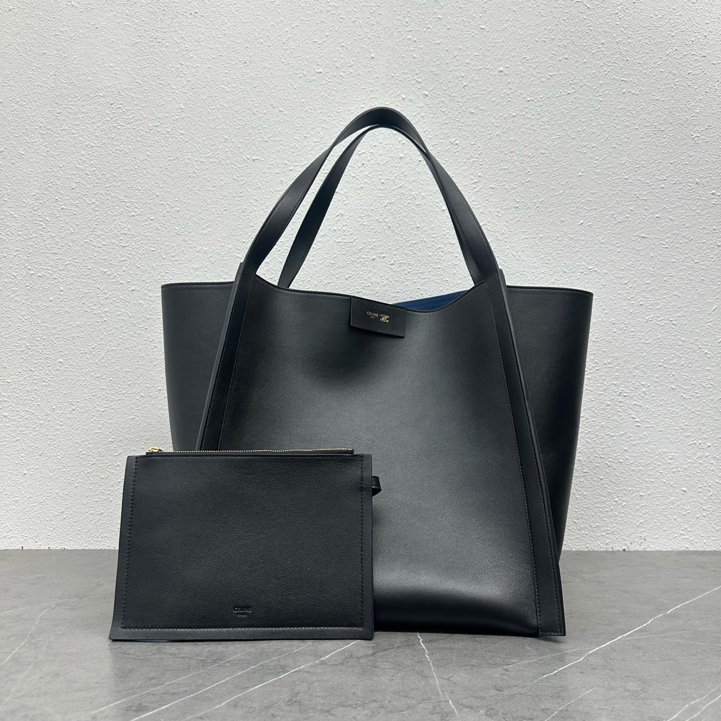 CE CUBE Medium Leather Tote Bag