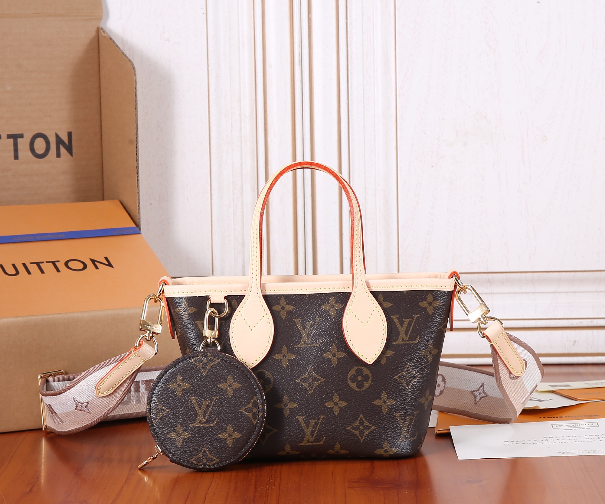 Neverfull Tote Bag M46705
