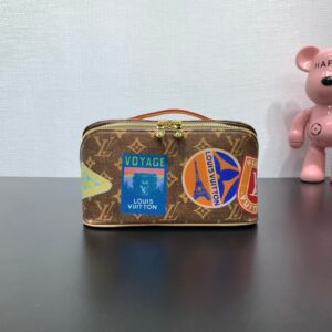 Louis Vuitton Monogram Cosmetic Pouch M14744