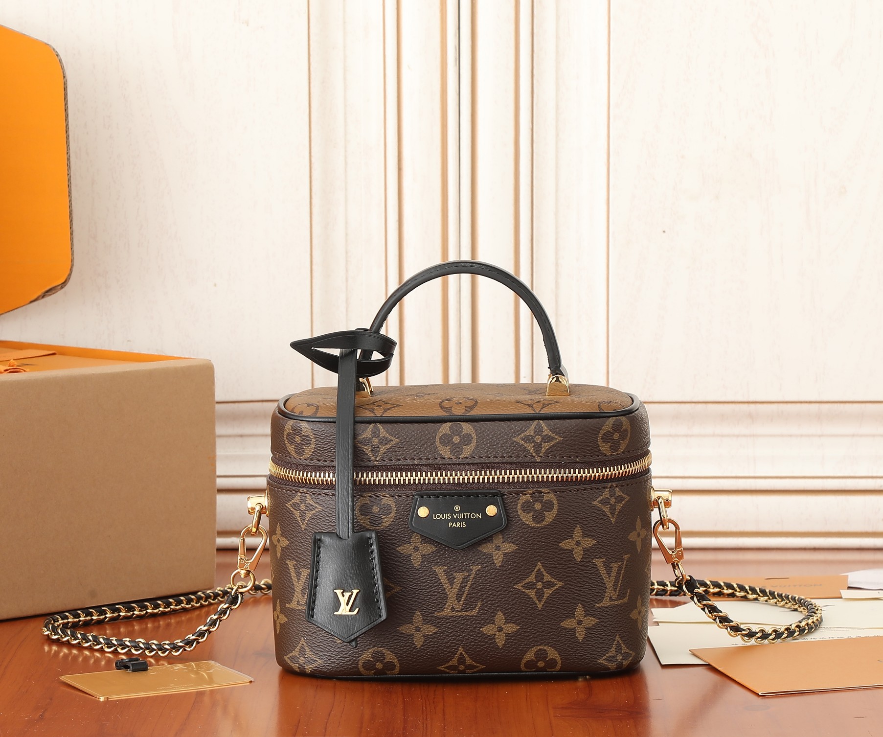 Louis Vuitton Vanity Chain Pouch M47128