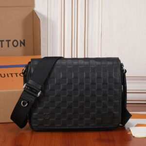 Louis Vuitton District Messenger Bag N42711