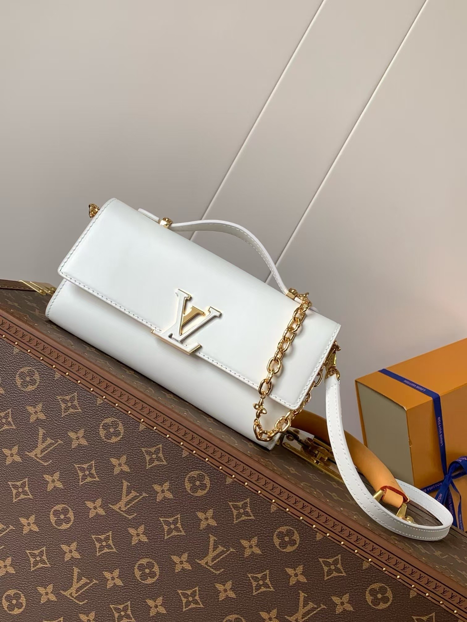 Louis Vuitton Wallet On Chain Capucines M12265