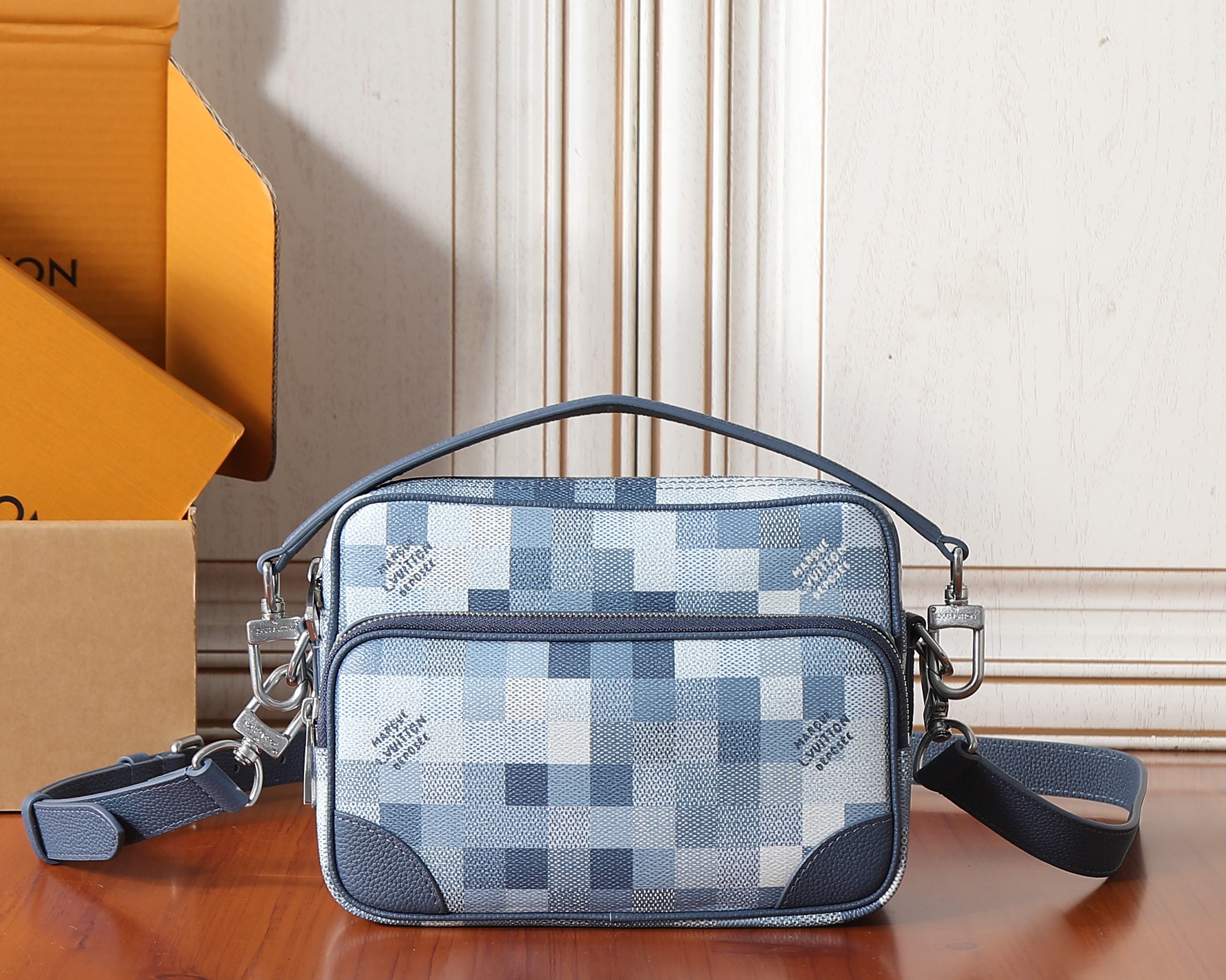 Louis Vuitton Damoflage Canvas Handbag M28606