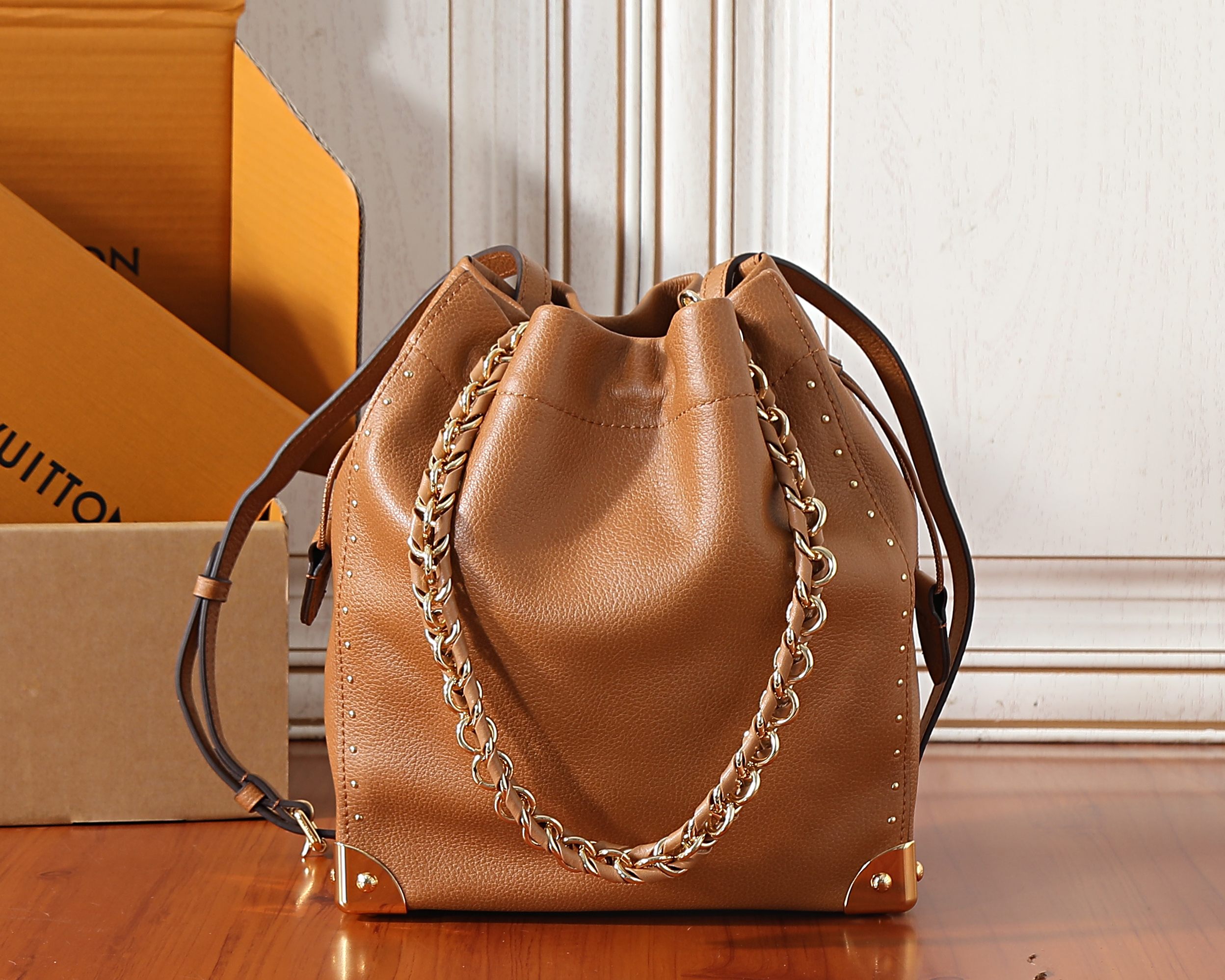 Noé Trunk Drawstring Bucket Bag