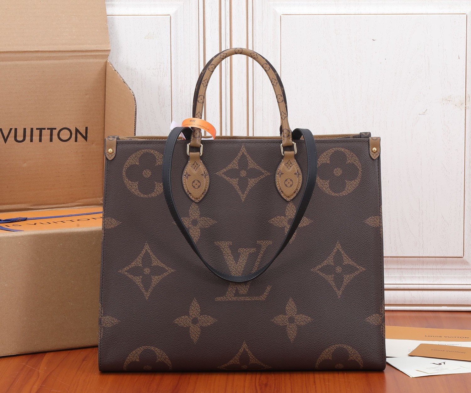 Louis Vuitton Onthego MM Tote Bag in Monogram Giant Canvas