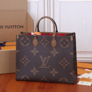 Louis Vuitton Onthego Tote Bag in Monogram Giant Canvas