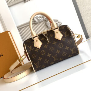 Louis Vuitton Speedy Bandouliere 30 Leather Shoulder Bag