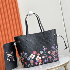 Neverfull Medium Tote Bag in Top-Grain Cowhide Leather