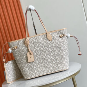 Louis Vuitton Neverfull MM Tote Bag in Canvas