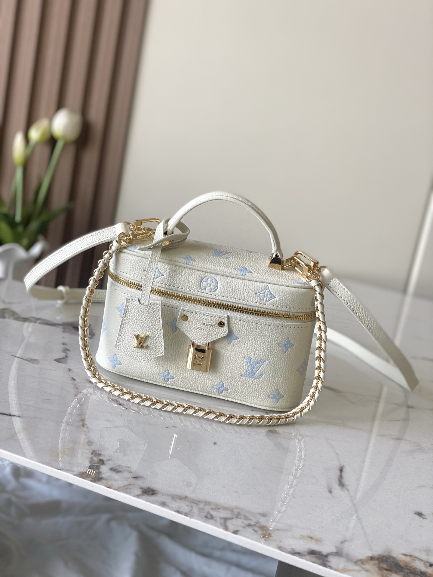 Louis Vuitton Vanity Chain Pouch M27744 in Blue Leather