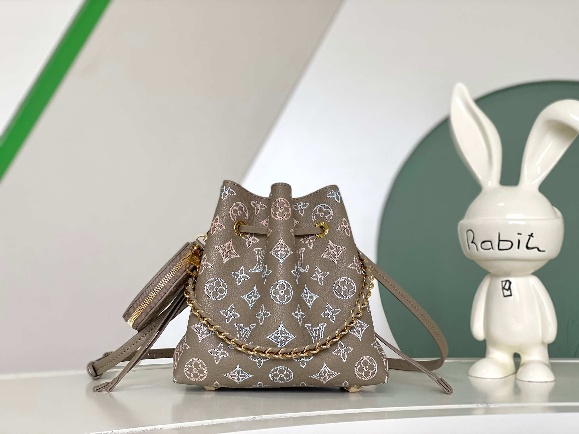 M23388 Light Gray Leather Bella Bucket Handbag