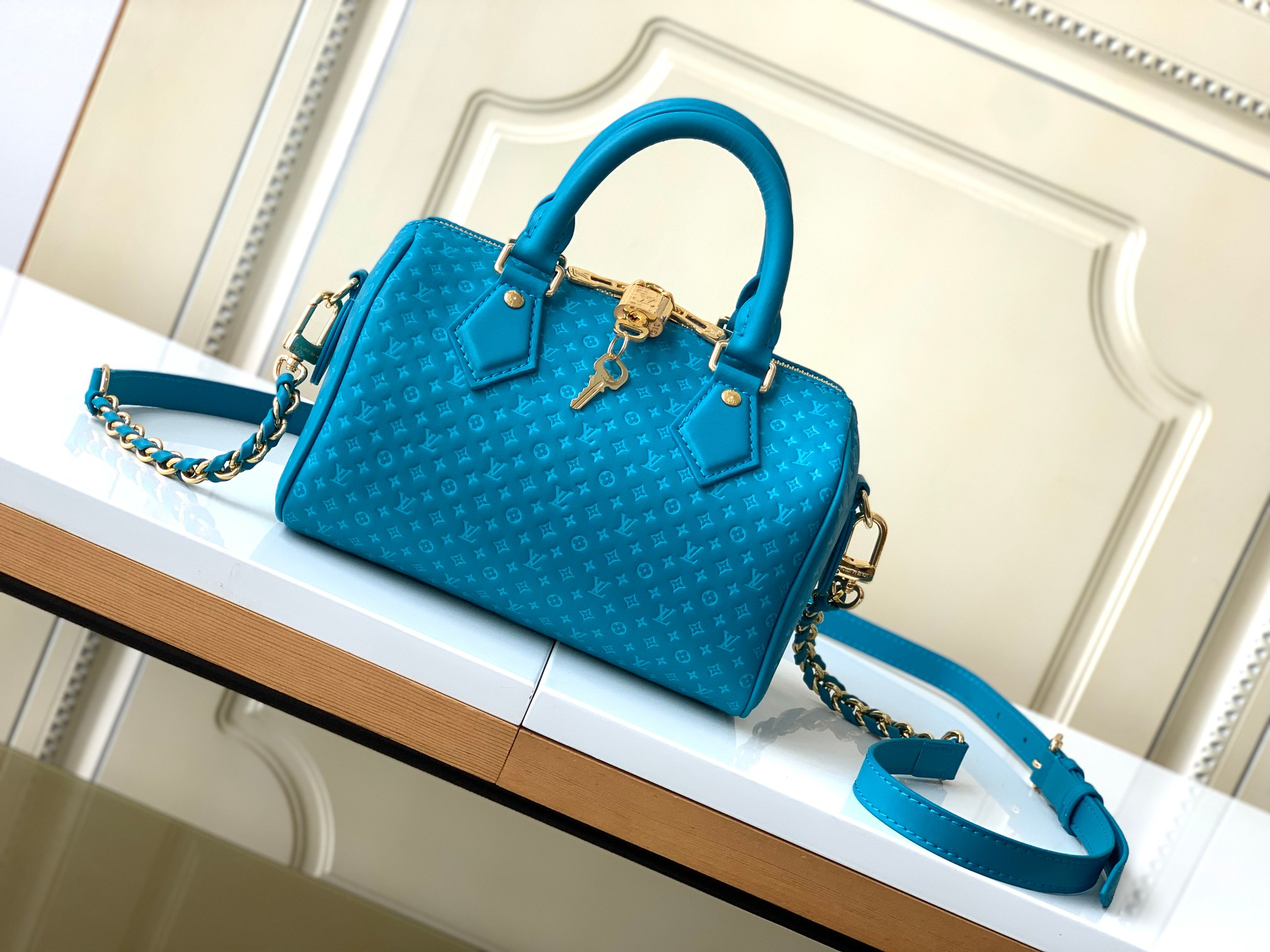 Louis Vuitton Speedy Bandoulière 20 Embossed Leather Crossbody Bag
