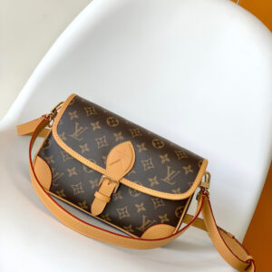 Louis Vuitton Diane Handbag in Monogram Canvas