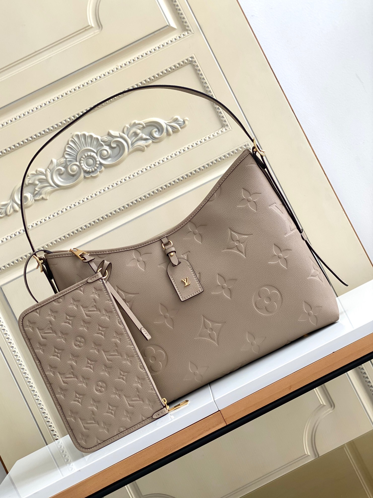 Louis Vuitton CarryAll Large Handbag in Monogram Canvas