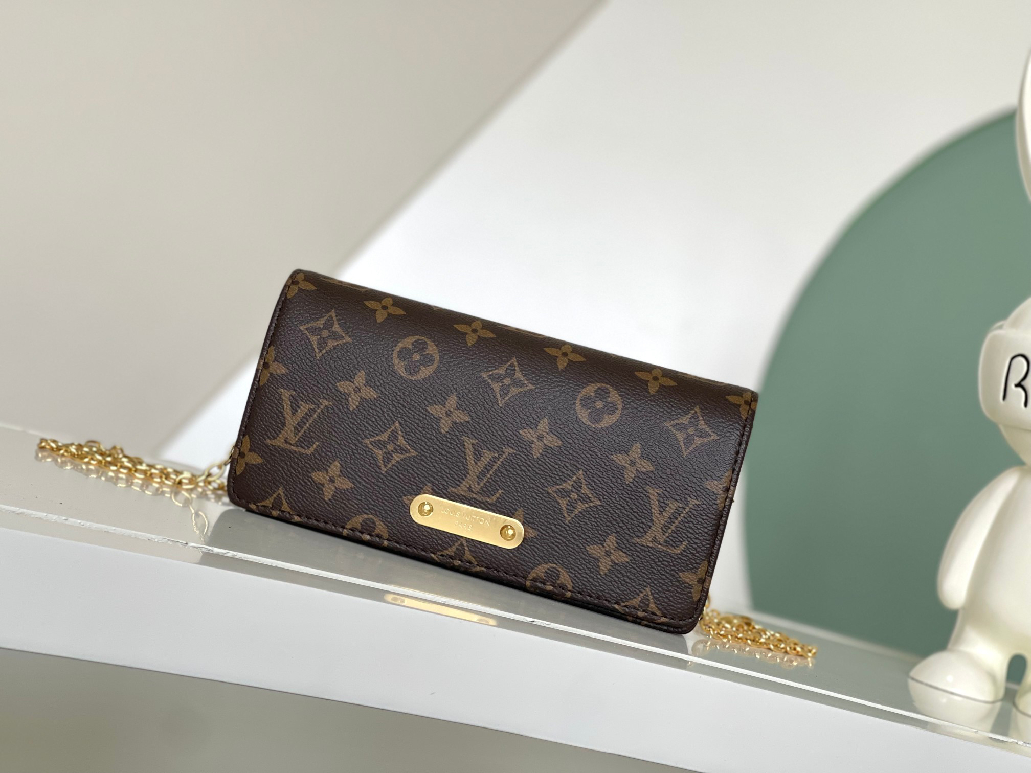 Louis Vuitton Lily Wallet on Chain M82509