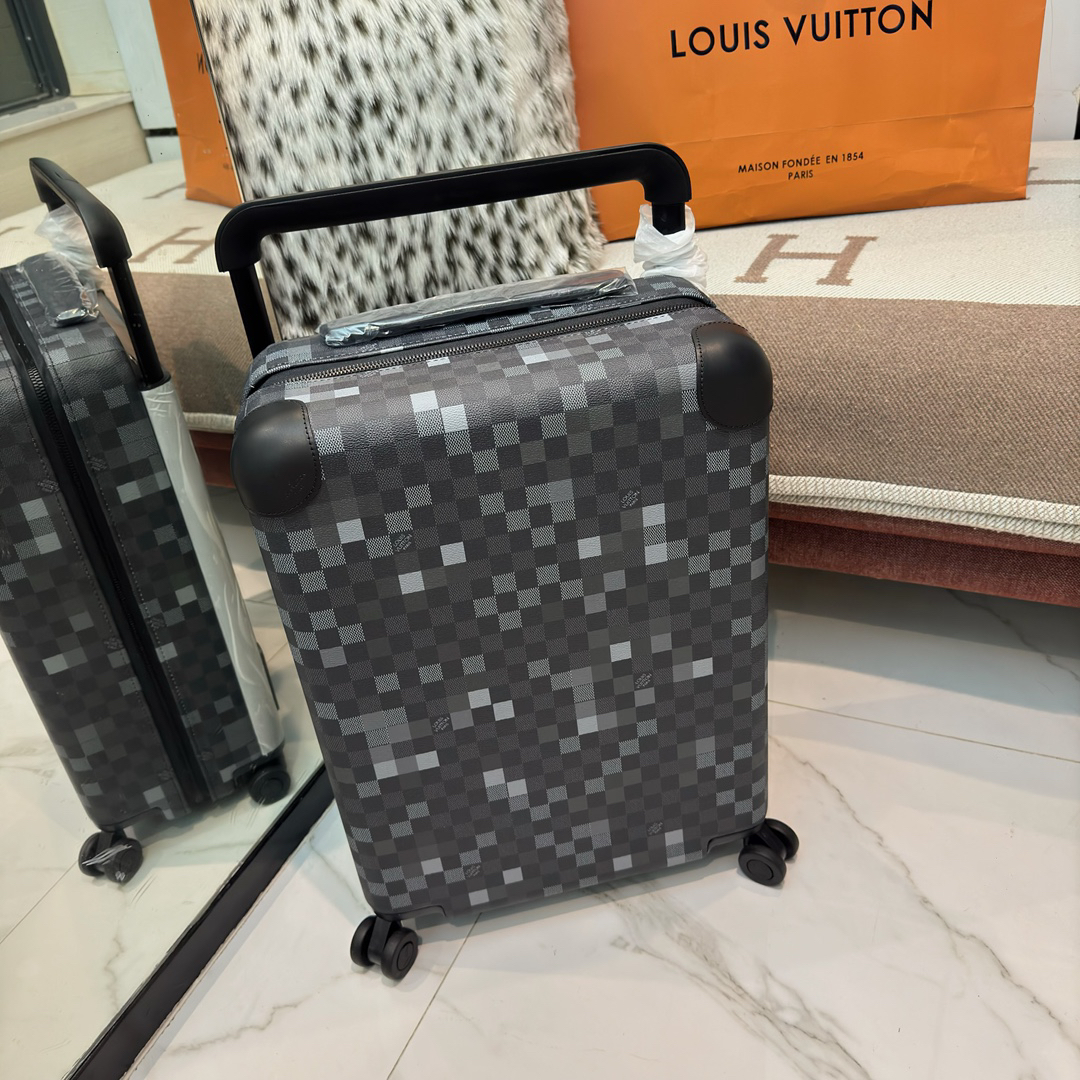 Louis Vuitton Horizon 55 Monogram Edlie Leather-Trimmed Carry-On Suitcase