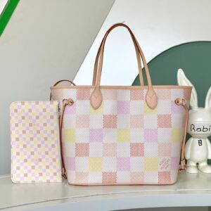 Louis Vuitton Neverfull Medium Tote Bag in Damier Giant Canvas