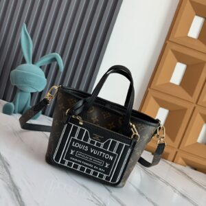 Louis Vuitton Neverfull Bandouliere Inside Out BB