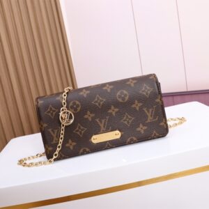 Lily WOC Monogram Canvas Chain Wallet M82509