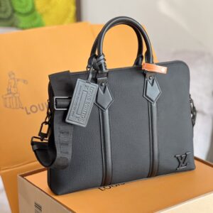 Louis Vuitton Taiga Briefcase M59159
