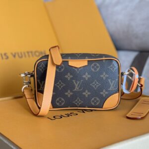 Louis Vuitton Trocadero Mini Crossbody Bag M14058