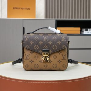Louis Vuitton Pochette Métis M11941 Monogram Crossbody Bag