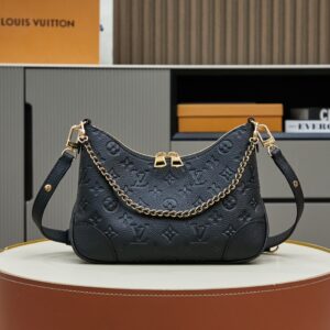 Louis Vuitton M12930 Boulogne Chain Shoulder Bag in Black Embossed Leather
