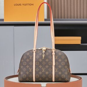 Louis Vuitton Squire Handbag M28951