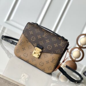 Louis Vuitton Pochette Métis M11941 Crossbody Bag