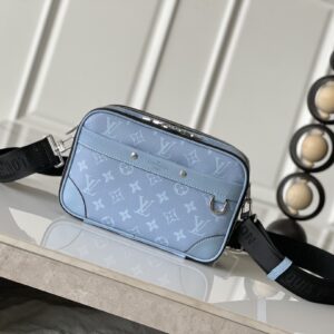 Louis Vuitton Alpha Messenger Bag M14073