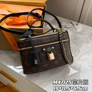 Louis Vuitton Vanity Chain Pouch in Monogram Canvas