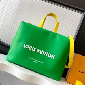 Louis Vuitton Medium Leather Handbag M24457