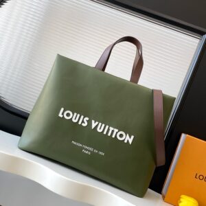 Louis Vuitton M24457 Medium Handbag