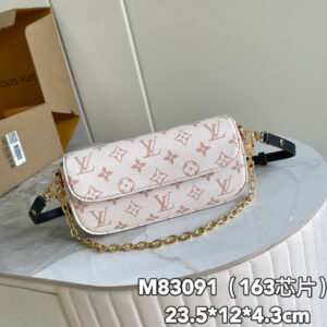 Wallet on Chain Ivy Monogram Canvas Shoulder Bag
