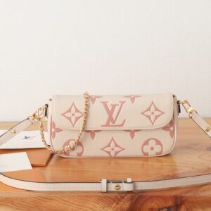 Wallet On Chain Ivy Shoulder Bag