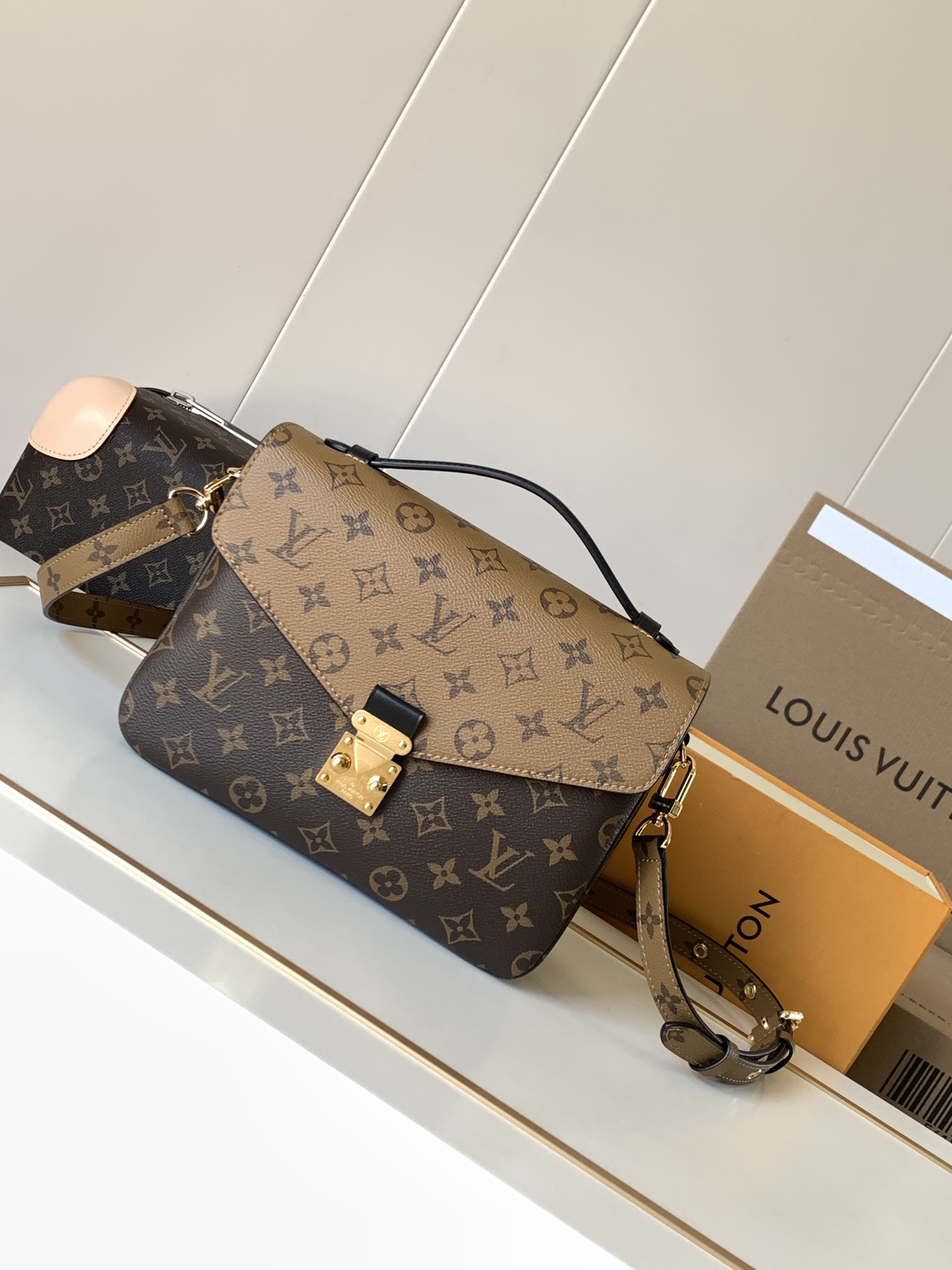 Louis Vuitton Pochette Metis Monogram Shoulder Bag
