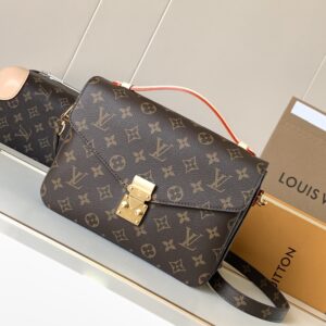 Louis Vuitton Pochette Metis Monogram Canvas Shoulder Bag