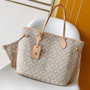 Louis Vuitton Neverfull MM Tote Bag in Monogram Emblème Peuplier
