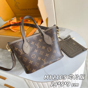 Neverfull BB Reversible Tote Bag in Damier Azur Canvas