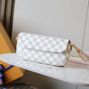 Louis Vuitton Wallet On Chain Ivy Shoulder Bag in White and Pink