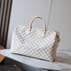 Louis Vuitton Speedy Handbag in Damier Canvas