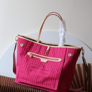 Louis Vuitton Neverfull MM Tote Bag in Damier Azur Canvas