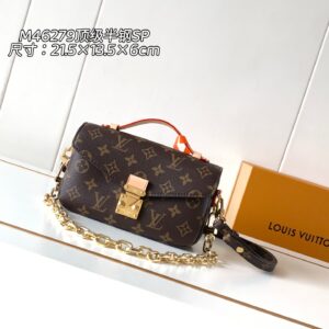Louis Vuitton Pochette Métis East West Shoulder Bag in Monogram Canvas
