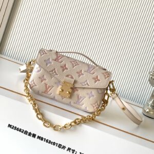 Louis Vuitton Pochette Métis East West Shoulder Bag