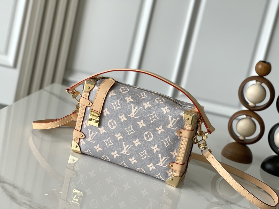 Side Trunk Medium Shoulder Bag M12428