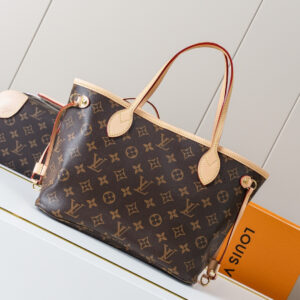 Louis Vuitton Neverfull Small Tote Bag in Monogram Canvas