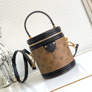 Louis Vuitton M43986 Vanity Handbag