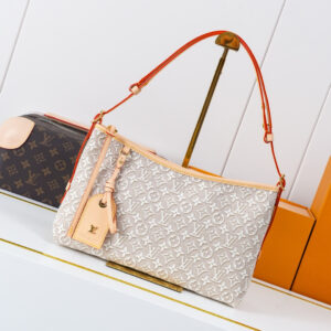 Carryall East-West Monogram Emblème Handbag
