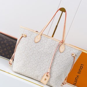 Louis Vuitton Neverfull MM Tote Bag in Monogram Emblème Peuplier